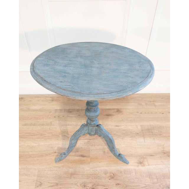 Gustavian (Swedish) 19th Century Swedish Tripod Oval Table in Original Painted Finish For Sale - Image 3 of 7