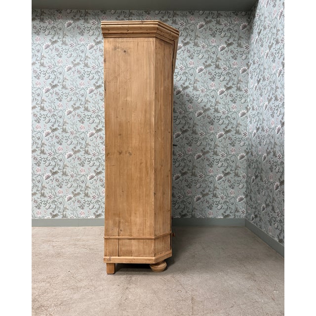 Antique Bonnetière in Pine, 1890s For Sale - Image 12 of 15