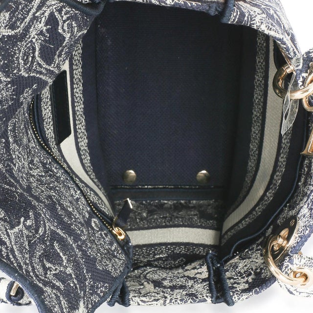Navy Canvas Toile De Jouy Embroidered Medium Lady D-Lite For Sale - Image 9 of 9