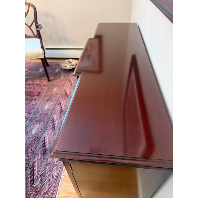 Kindel Furniture 1990s Kindel Furniture Federal Style Mahogany Sideboard / Buffet For Sale - Image 4 of 5