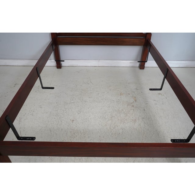 Henkel Harris Queen Size Mahogany Model 150 Poster Bed For Sale In Philadelphia - Image 6 of 16