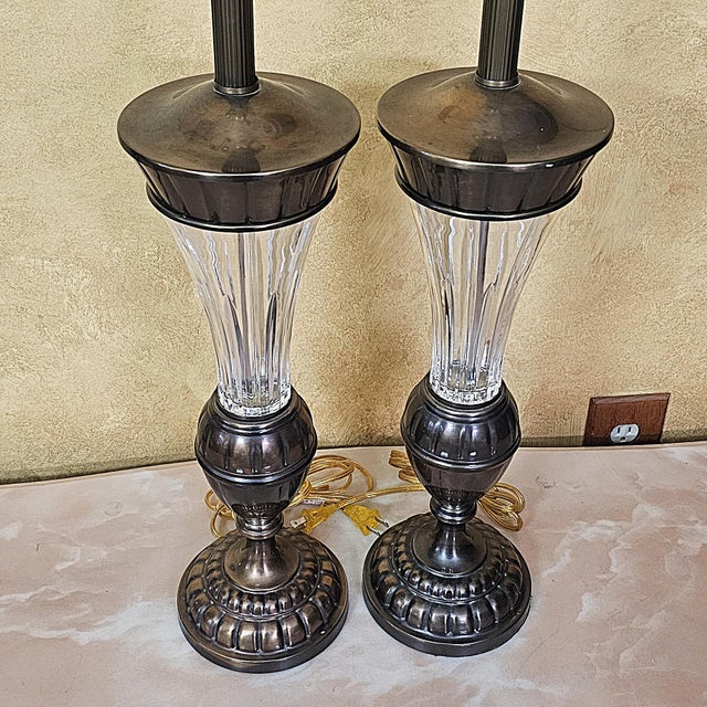 Pair of Vintage Lead Crystal & Antiqued Bronze Table Lamps – Hollywood Regency For Sale - Image 12 of 18