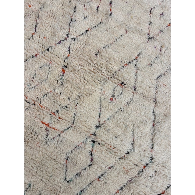 Vintage Moroccan Beni Ouarain Handmade Rug in Wool, 2010s For Sale - Image 4 of 9