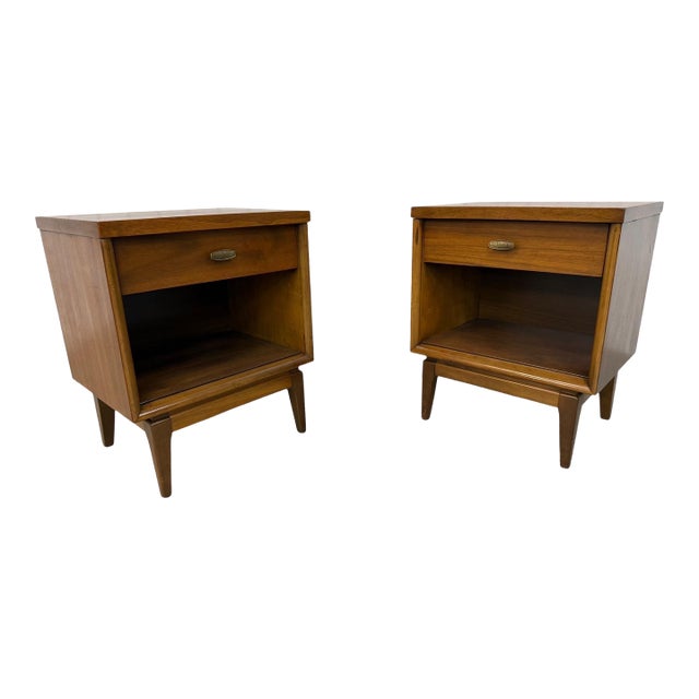 Mid-Century Modern Walnut Nightstands - Set of 2 For Sale