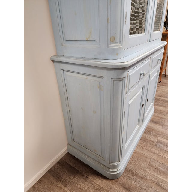 Mid 20th Century Swedish Rococo Style Painted Vitrine/Display Cabinet With Molded Bonnet Top For Sale - Image 11 of 16