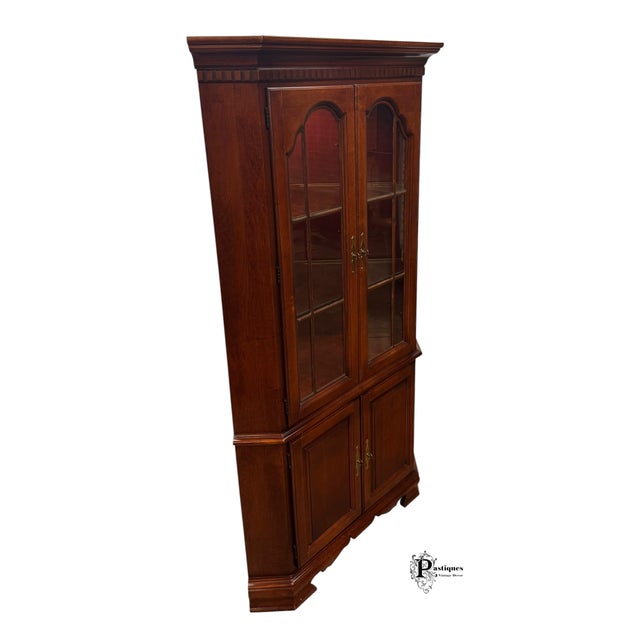 Brown Vintage Traditional American Style Mahogany Corner / Display Cabinet For Sale - Image 8 of 10