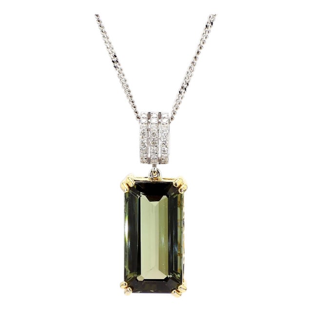 10.52 Carat Forrest Green Tourmaline Emerald Cut 18k Gold Pendant Necklace For Sale