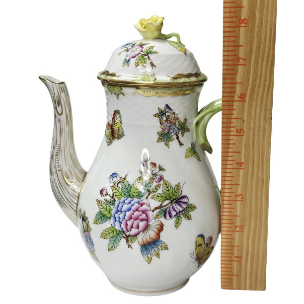 Green Vintage Herend Queen Victoria Vbo Hand-Painted Porcelain Tea & Coffee Service - Set of 4 For Sale - Image 8 of 18