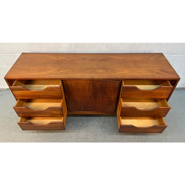 Mid-Century Nine Drawer Walnut 'Elegette' Dresser by Furnette Industries For Sale - Image 10 of 18
