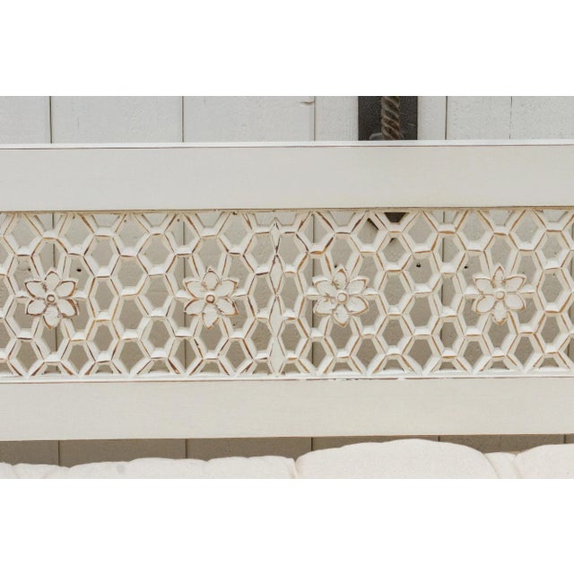 1990s Vintage White Floral Jali Daybed For Sale In Los Angeles - Image 6 of 11