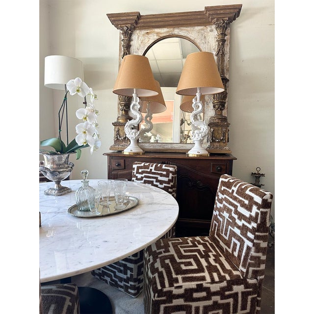 This fluted glass decanter is in fantastic condition. It would be a great addition to elevate any tablescape.