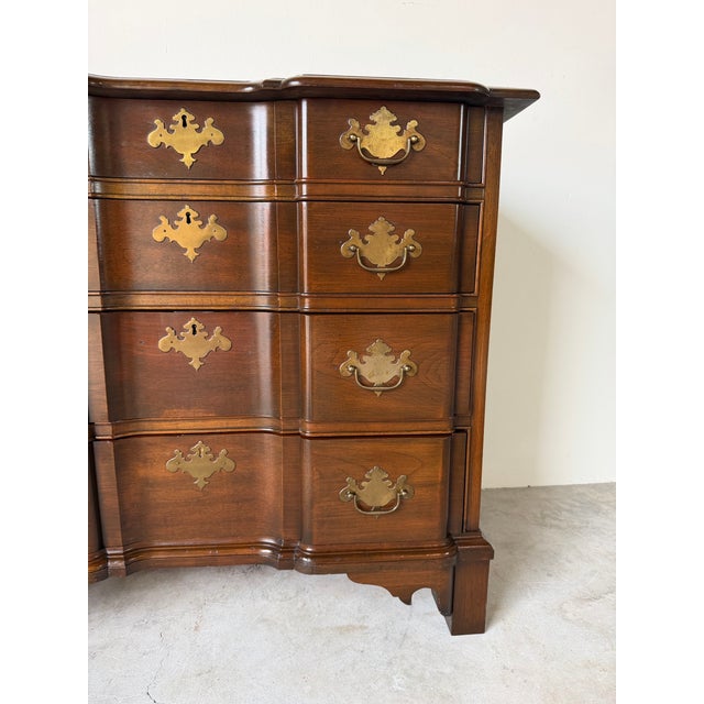 1960s Vintage Pennsylvania House Georgian Style Cherry Block-Front Chest of Drawers For Sale - Image 5 of 13