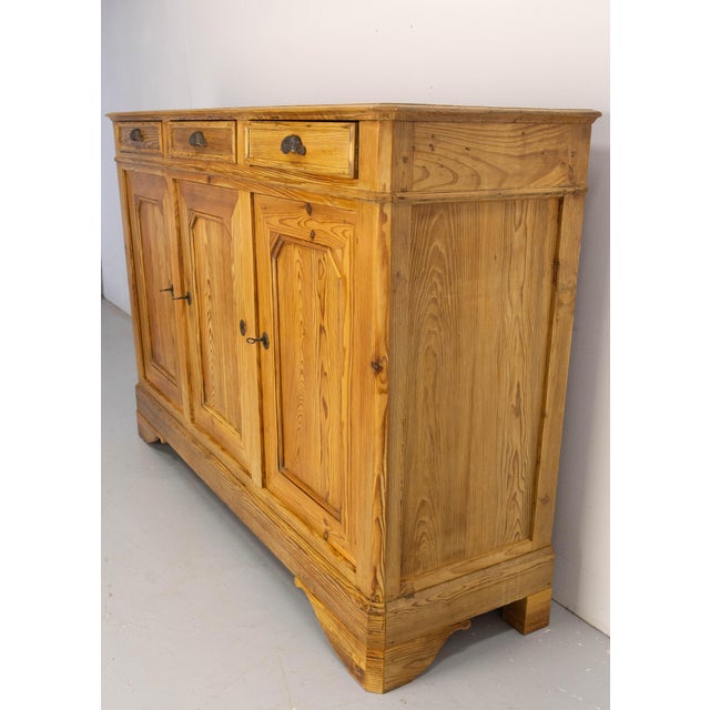 French Provincial Sideboard in Pine, Mid-19th Century For Sale - Image 6 of 18