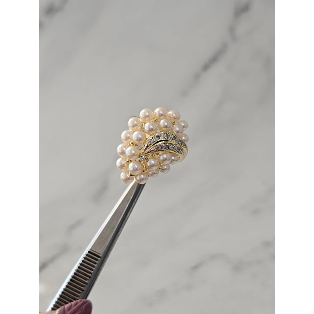 2020s Large Pearl Cluster Ring with Diamond Accents 14k Yellow Gold, Size 8.5 For Sale - Image 5 of 6