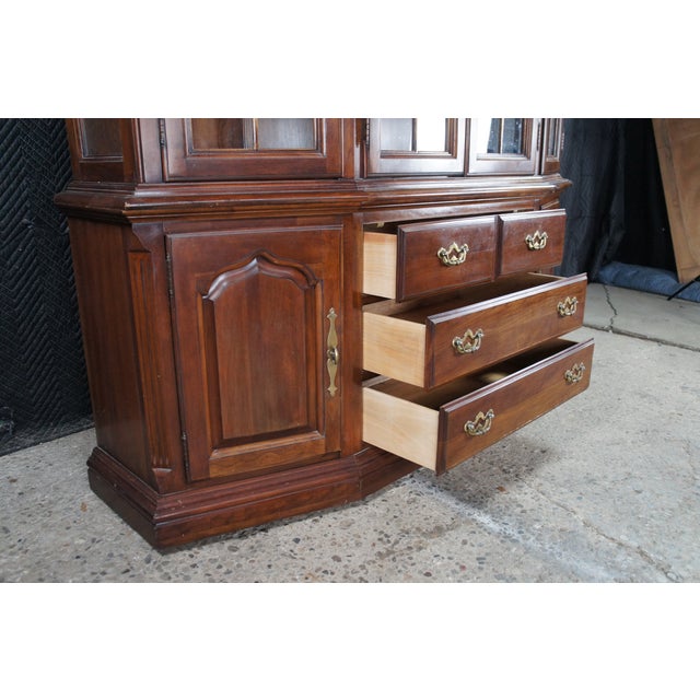 Late 20th Century Thomasville Collectors Cherry Traditional Canted Front Lighted China Cabinet For Sale - Image 13 of 18