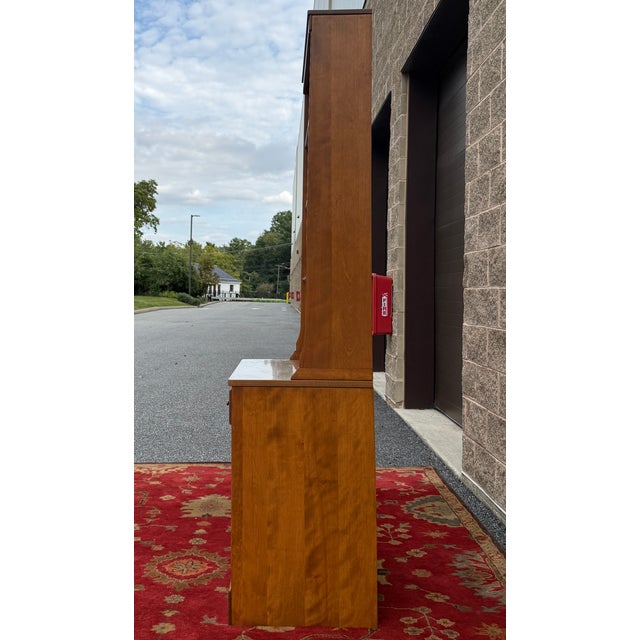 Vintage Ethan Allen American Traditional Heirloom Nutmeg Maple 2 Piece Wall Unit / Bookcase For Sale - Image 12 of 17