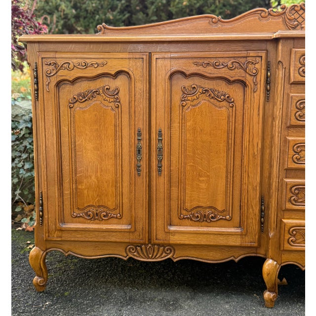 Vintage French Louis XV Tiger Oak Carved Sideboard For Sale In New York - Image 6 of 12