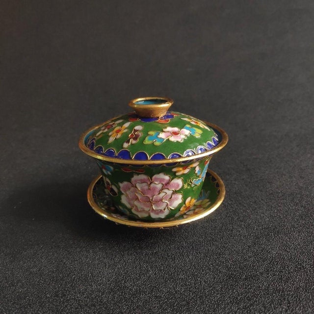 Vintage Chinese Green Cloisonné Enamel Floral "Three-Piece" Tea Bowl Set For Sale In Los Angeles - Image 6 of 6