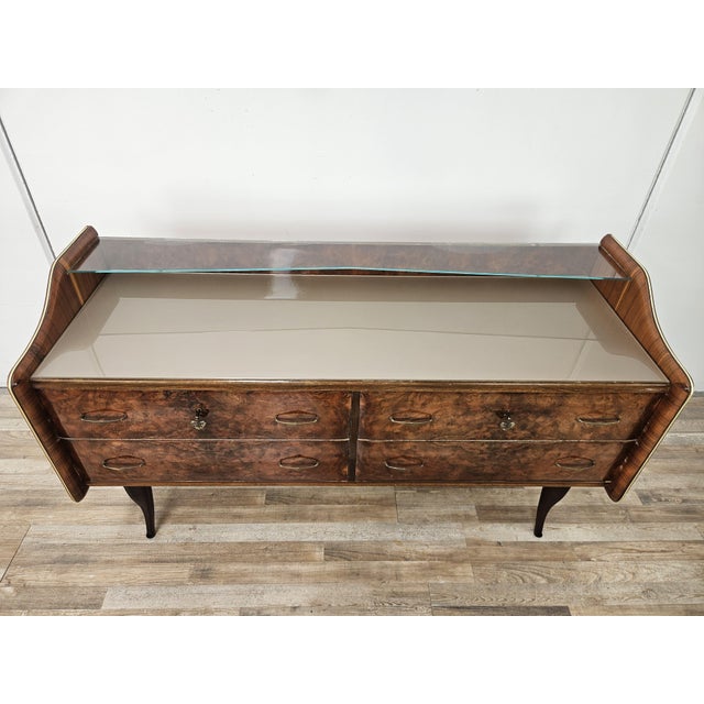 1950s Walnut Burl Chest of Drawers with Double Glass Top, 1950 For Sale - Image 5 of 18