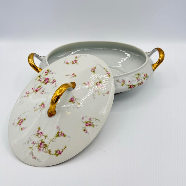 This is the kind of piece that feels lifted from a quiet Paris apartment—effortless, layered, and impossibly refined. A...