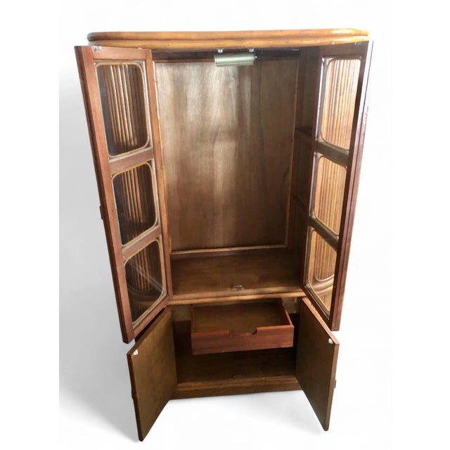 1970s Vintage Split Reed Rattan China Cabinet For Sale - Image 5 of 17