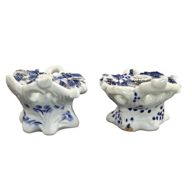 Japanese Jeweled Porcelain Chrysanthemum Inkwells, 1880, Set of 2 For Sale - Image 5 of 15
