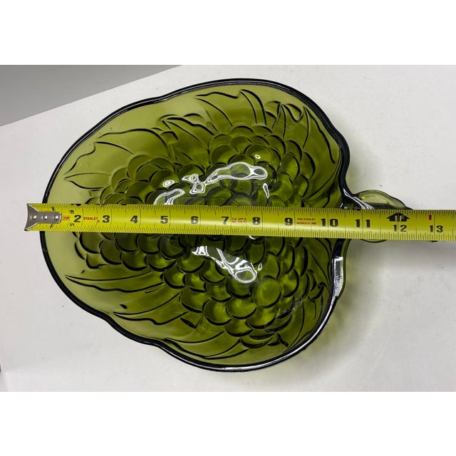 Mid-Century Modern Viking Glass Epic Grape Bowl, Avocado Green, C. 1960s–1970s For Sale In Indianapolis - Image 6 of 8