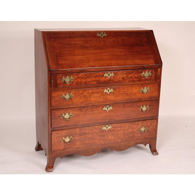 Traditional Early 19th Century American Federal Cherry Wood Slant Top Desk For Sale - Image 3 of 16