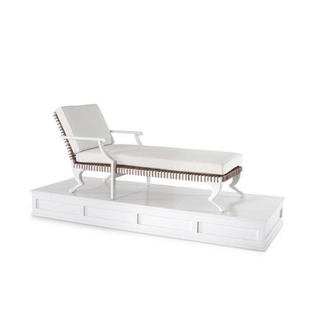 Delta Tau Chaise Lounge in White For Sale In New York - Image 6 of 7