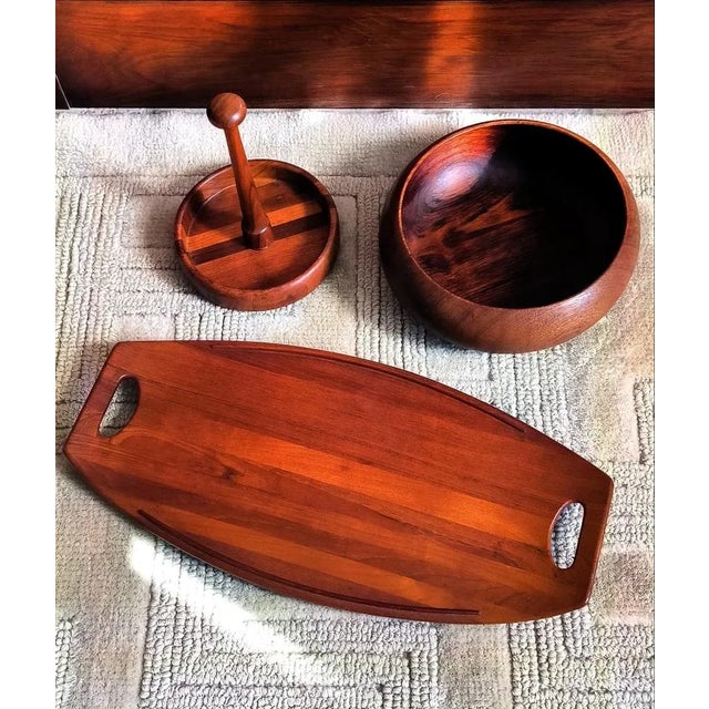 Set of 3 denmark dansk design teak dishes by jens h. Quistgaard 1960 1 bowl: d. 32 cm h.: 12 cm 1 tray: long. 60 x width....