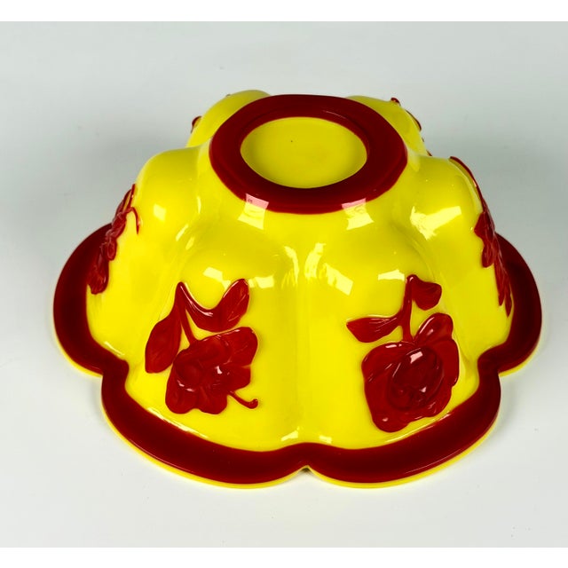 1960s Chinese Imperial Yellow Peking Glass Lobed Bowl With Ruby Red Floral Overlay For Sale - Image 5 of 8