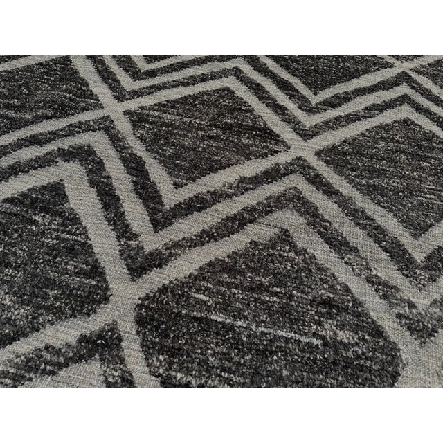 Native American Hand Knotted Borderless Navajo Style Rug. 06'02" X 09'02" For Sale - Image 3 of 4