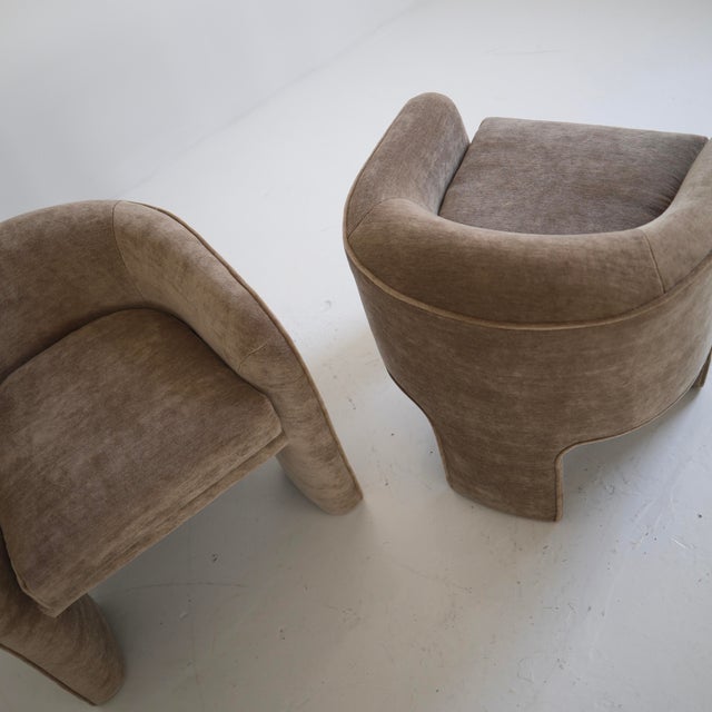 Mid-Century Modern Vladimir Kagan Tri-Leg Chairs, a Pair For Sale - Image 3 of 7