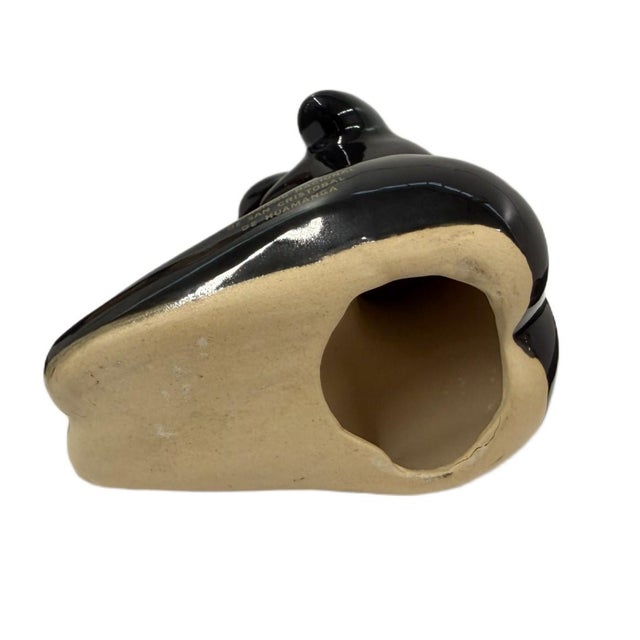 Late 20th Century Mid-Century Modern Glossy Black Ceramic Abstract Kneeling Female Figurine - Peruvian Institutional Commemorative Sculpture For Sale - Image 5 of 6