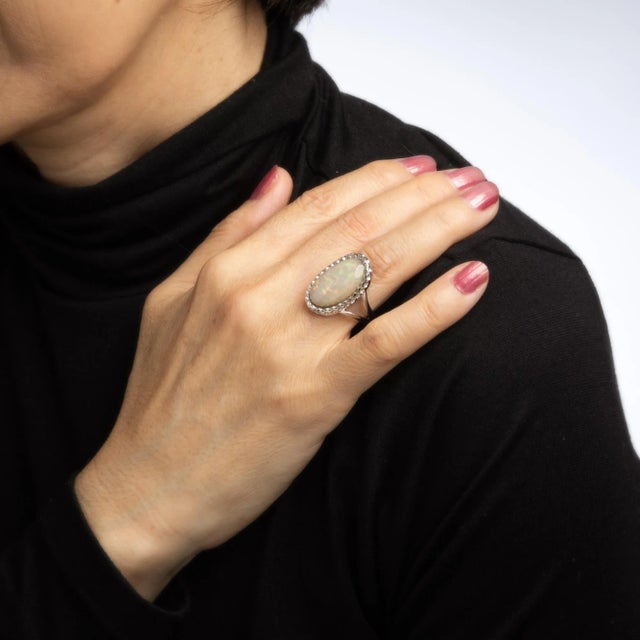 8ct Natural Opal Ring Estate 14k White Gold Large Oval 6.5 Cocktail Jewellery size 6.5 For Sale In Los Angeles - Image 6 of 7