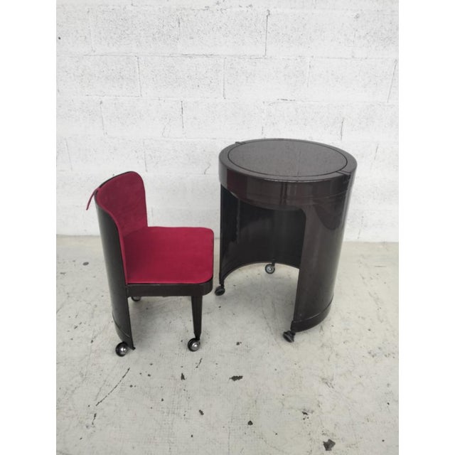 Brown Silvi Red Vanity Table on Wheels with Chair from Studio Kastilia, 1970s, Set of 2 For Sale - Image 8 of 13