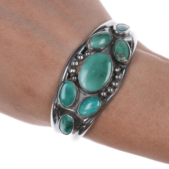 Native American 6.25" C1940's Native American Silver and Turquoise Cluster Cuff Bracelet For Sale - Image 3 of 11