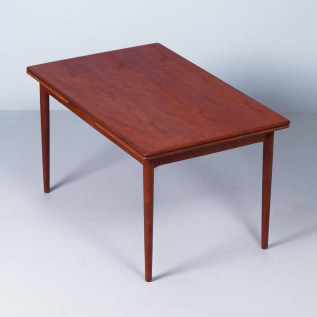Danish Extendable Teak Dining Table and Model 75 Chairs from Møller, 1960s, Set of 9 For Sale - Image 4 of 11