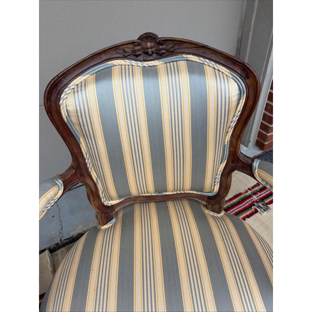 Mid 18th Century Pair of 18th Century French Louis XV Walnut Fauteuils, Carved Provincial Armchairs For Sale - Image 5 of 18