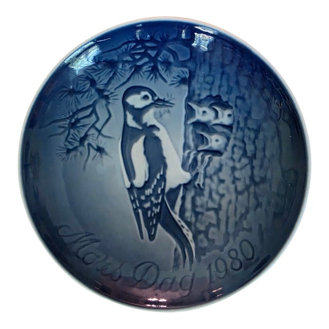 1980 Vintage Bing and Grondahl Porcelain Mother's Day Spotted Woodpecker With Chicks Plate For Sale
