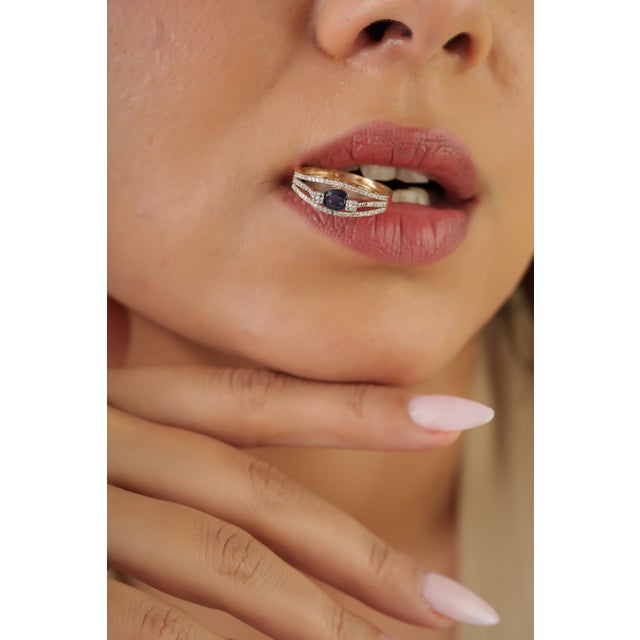 14k Yellow Gold Blue Sapphire & Diamond Split Shank Modern Ring Size 9 For Sale In New York - Image 6 of 16