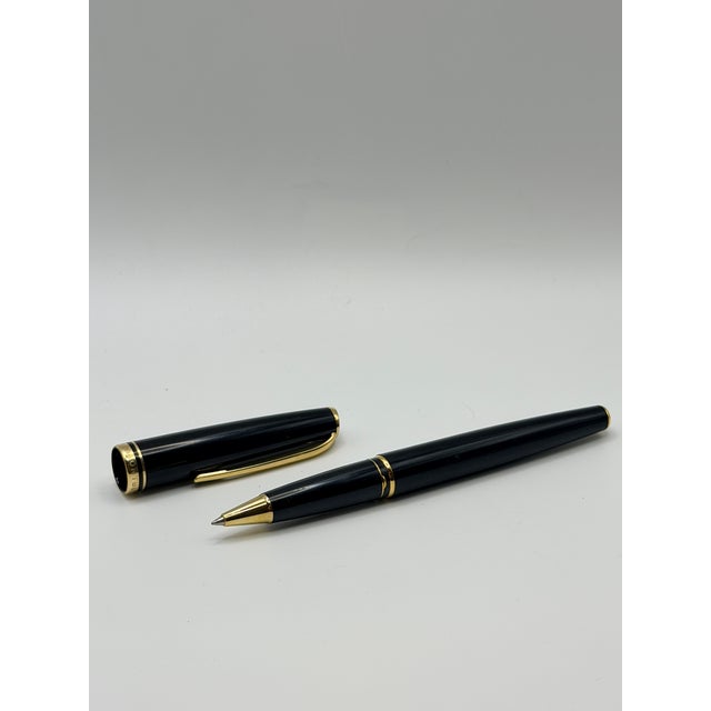 This authentic Montblanc Meisterstück Classique ballpoint pen exemplifies the brand’s enduring legacy of precision,...
