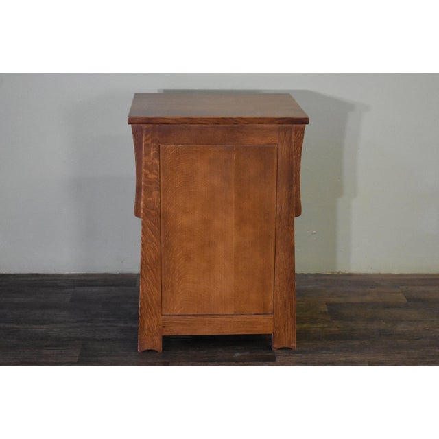 2020s Mission Style Solid Quarter Sawn Oak Keyhole Nightstand For Sale - Image 5 of 7