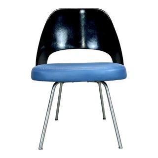 Mid Century Modern Knoll Eero Saarinen Executive Side Chair For Sale