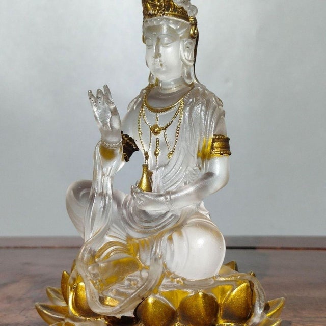 Late 20th Century Vintage Liuli Crystal Lotus Guanyin Statue With Gilt Accents and Original Silk Box For Sale - Image 5 of 9