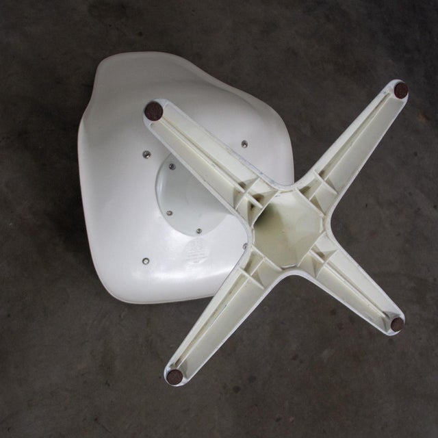 Metal Mid-20th Century Mid Century Modern Tulip Side Chair White Shell & Black Cushions by Burke For Sale - Image 7 of 12