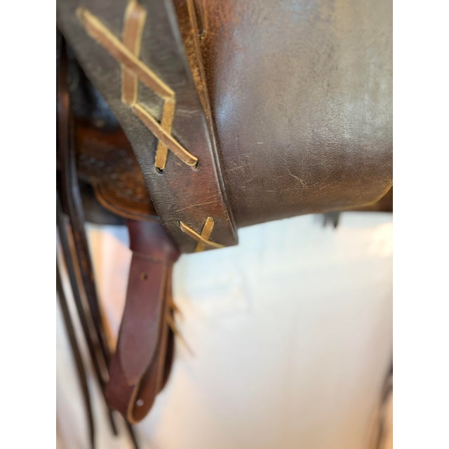 Vintage American Western "BearTrap" Saddle Keyston Bros 1940s For Sale - Image 9 of 11