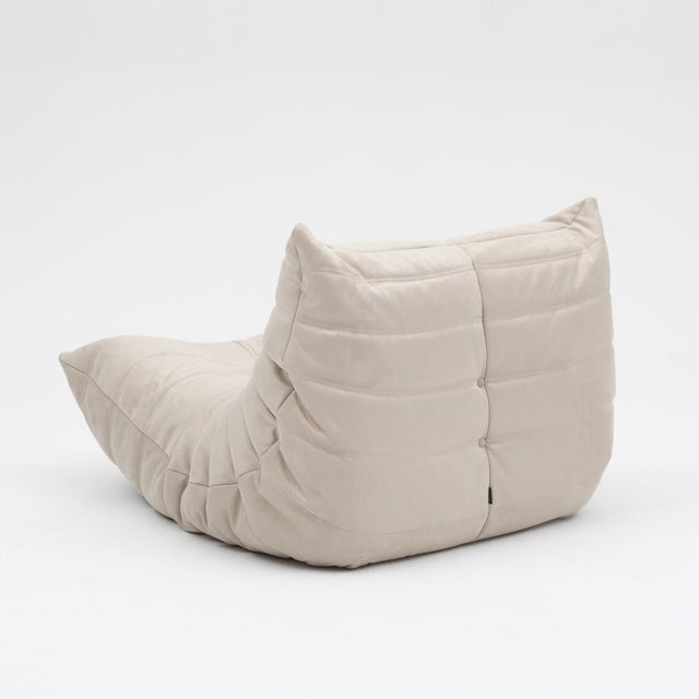 Togo Lounge Chair in Cream Tissue by Michel Ducaroy for Ligne Roset For Sale - Image 13 of 15