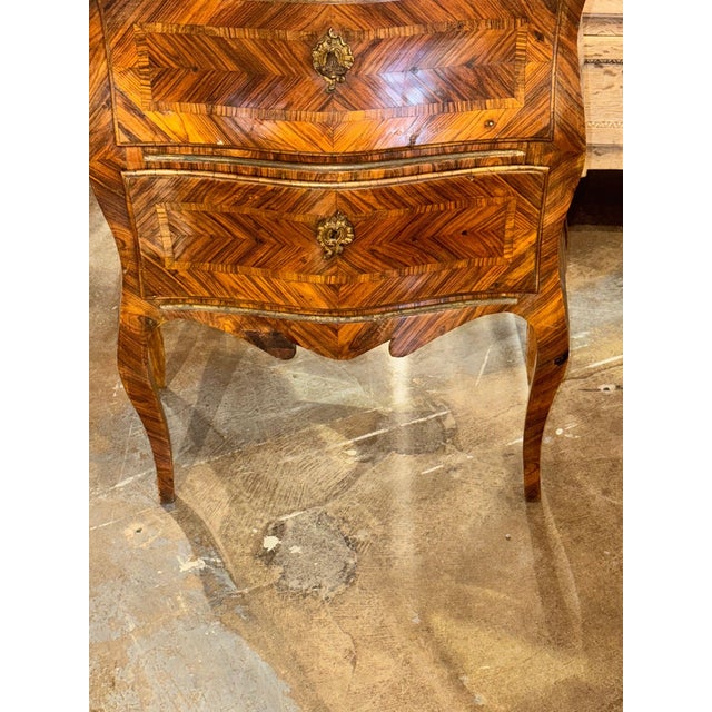 19th Century 19th C. Italian Walnut Bombe Side Table For Sale - Image 5 of 7