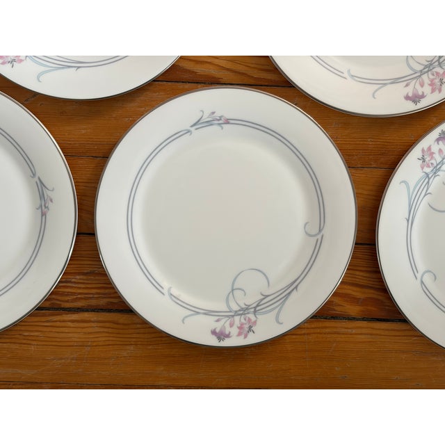 Eight (8) Vintage Royal Doulton salad or dessert plates in the elegant Allegro H5109 pattern. Each plate features a crisp...
